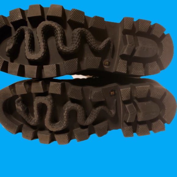 GUCCI Frances Matelassé Double G Logo Chelsea Women Boots Sz: 8 - Picture 8 of 10